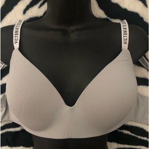 VS lightly lined wireless bra with adjustable straps
